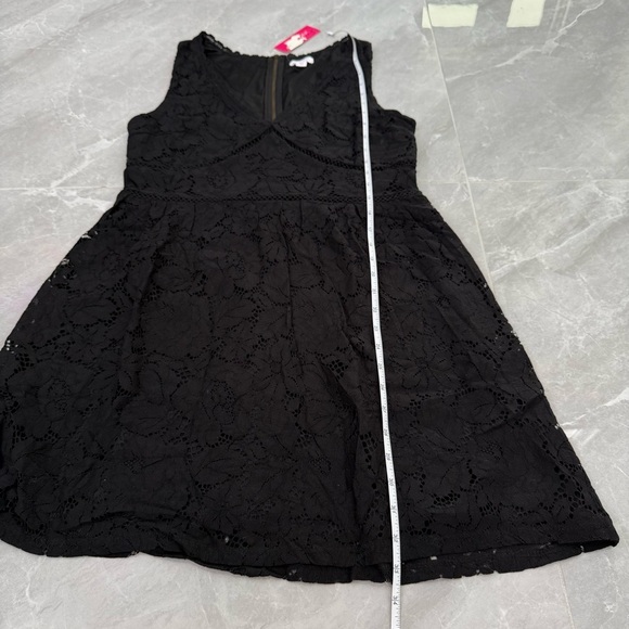 Women’s Xhilaration Target Lace V-Neck Cut Out Sleeveless Dress Size Medium - Picture 16 of 16